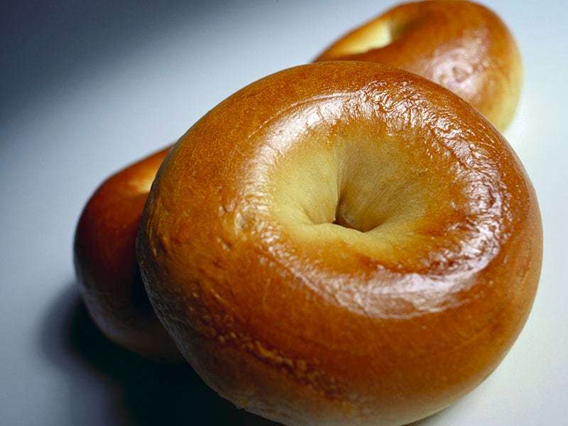 High, Low Carbohydrate Diets Linked to Increased Mortality